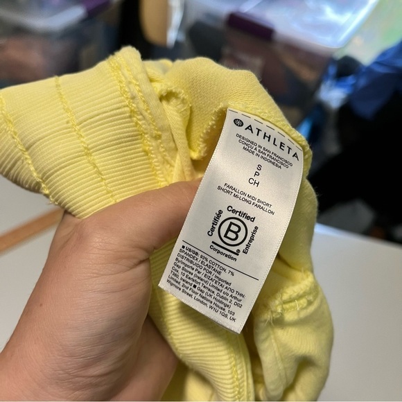 Athleta Farallon Midi Shorts Yellow Cotton Blend Small A2 - Picture 8 of 9